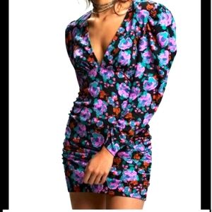 Flattering Zara dress with puff sleevs